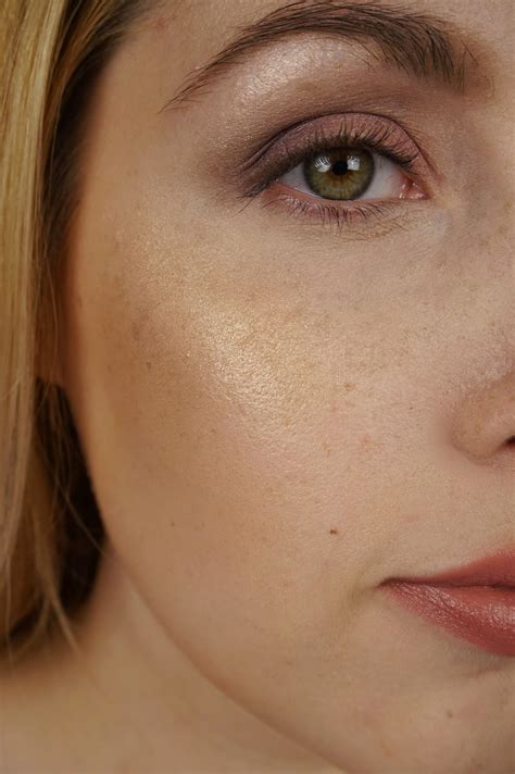 Dior Diorskin Nude Air Luminizer • Highlighter Review & Swatches.